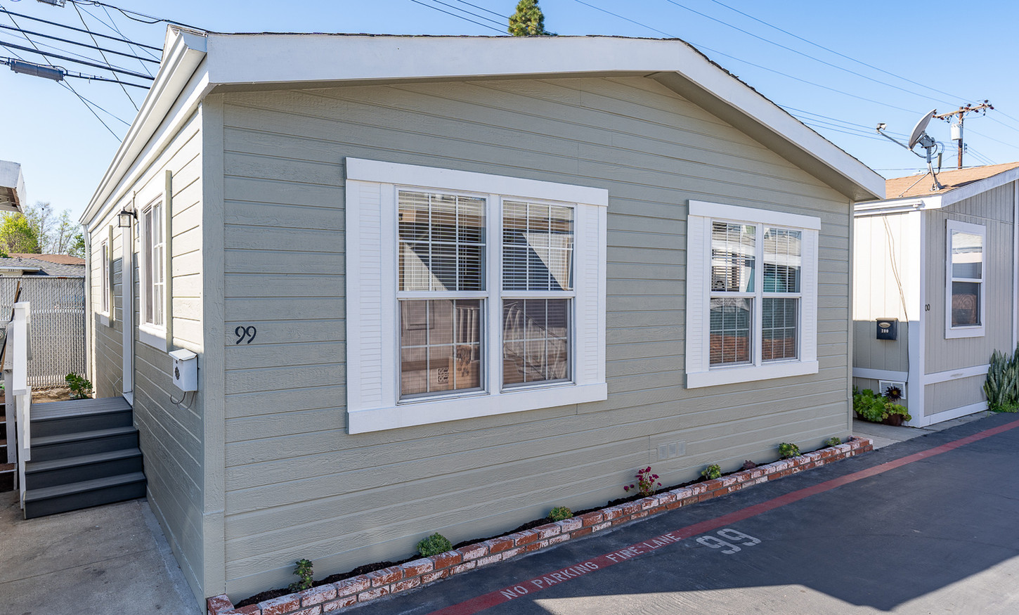 Costa Mesa ME 99 South Coast MH