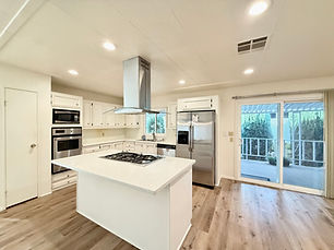 Move-In ready 2 bedroom 2 bath mobile home for sale in Lake Forest, CA by South Coast Mobile Homes