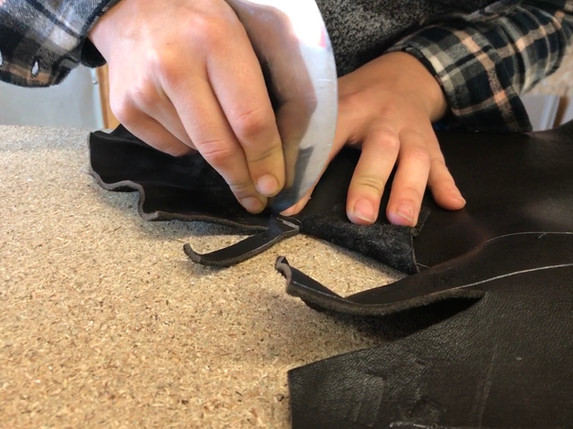Découpe d'un siège de selle