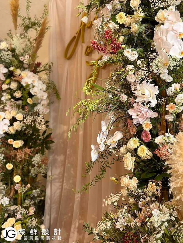 蘭花婚禮 婚禮花藝 婚禮設計推薦廠商 婚禮花藝佈置費用 婚禮花藝佈置ptt 婚禮佈置 婚禮花藝DCARD 台北婚禮佈置 婚禮活動佈置 戶外室內婚禮佈置 花藝教室 花藝空間佈置 花藝設計師 花藝作品 婚宴佈置 會場設計 活動佈置 捧花設計 胸花 拱門佈置 背板佈置 客製化婚禮佈置 網美拍照打卡區 花藝課程 商業佈置 訂製花藝作品擺飾 拍攝道具空間設計 廣告設計公司 櫥窗設計居家擺飾 公設佈置接待中心佈置樣品屋佈置 人造花 人造植物 仿真植物擬真植物假植物假花哪裡買訂做 謝垂展老師 傑群設計有限公司 台北廠商 傑群設計官網