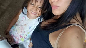 Madre Soltera, San Pablo de las Salinas, México, Saluda Amablemente