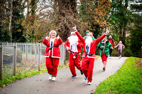 Santa and elves fun run