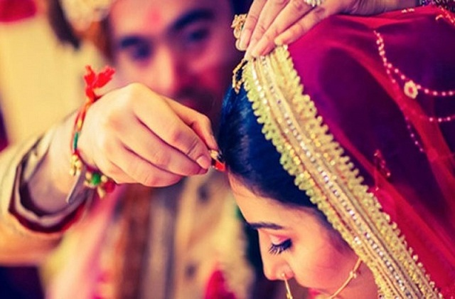 Why Married Hindu Women Wear Sindoor