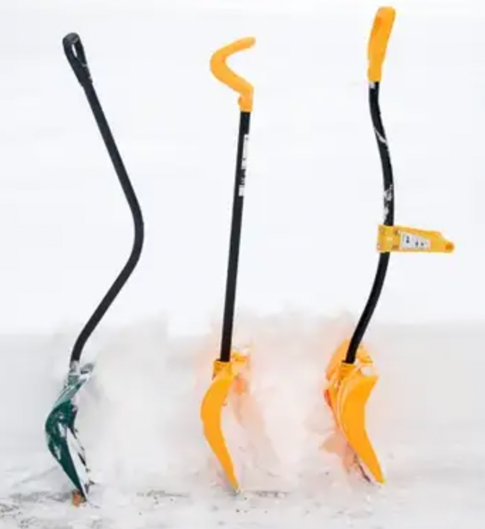Ergonomic snow shovel options
