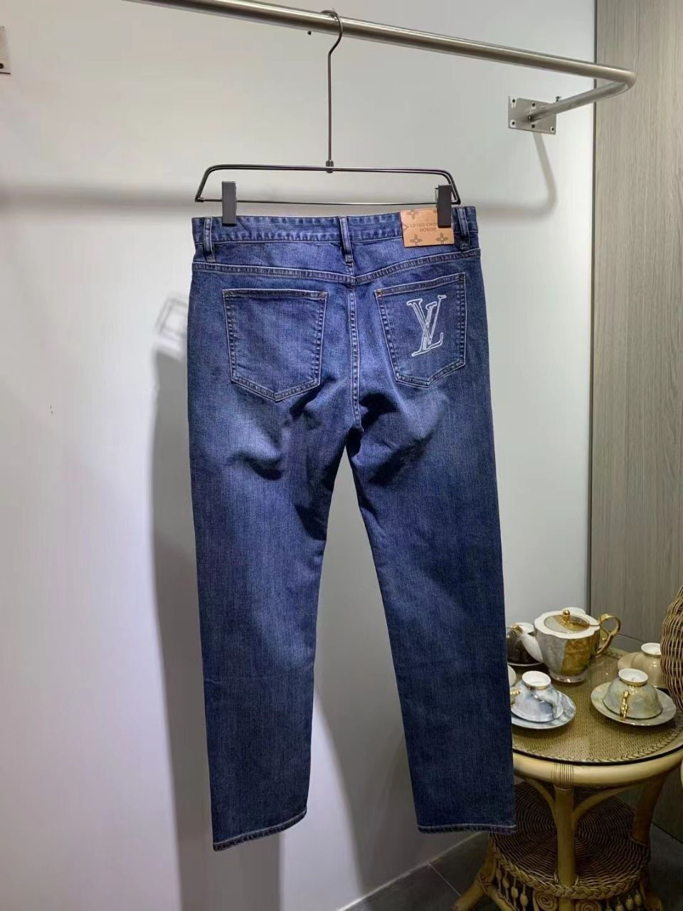 섬네일: 루비통 청바지