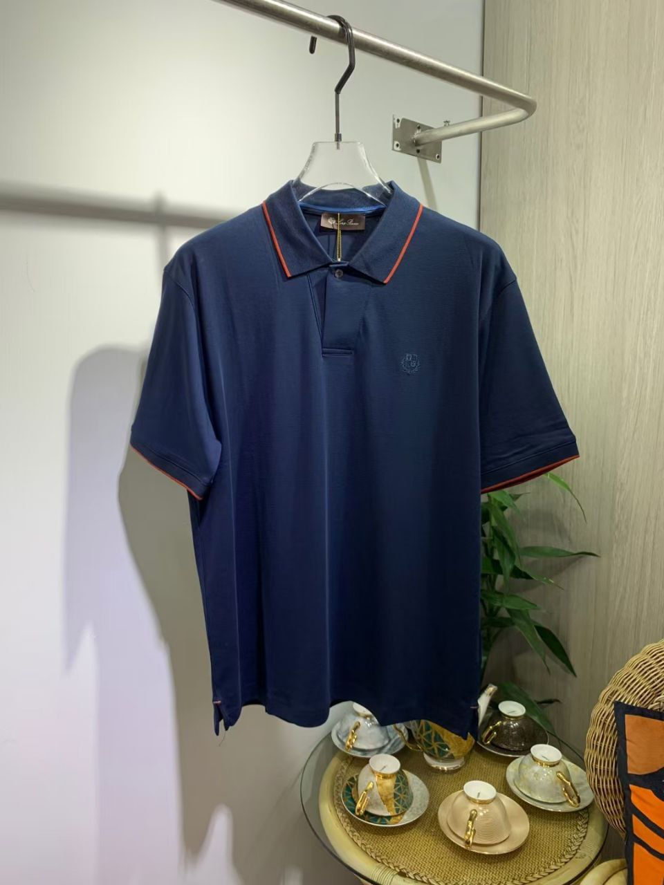 섬네일: 로로피아나 카라티  정품홈페이지 사진 첨부 코튼,리넨,실크 제질