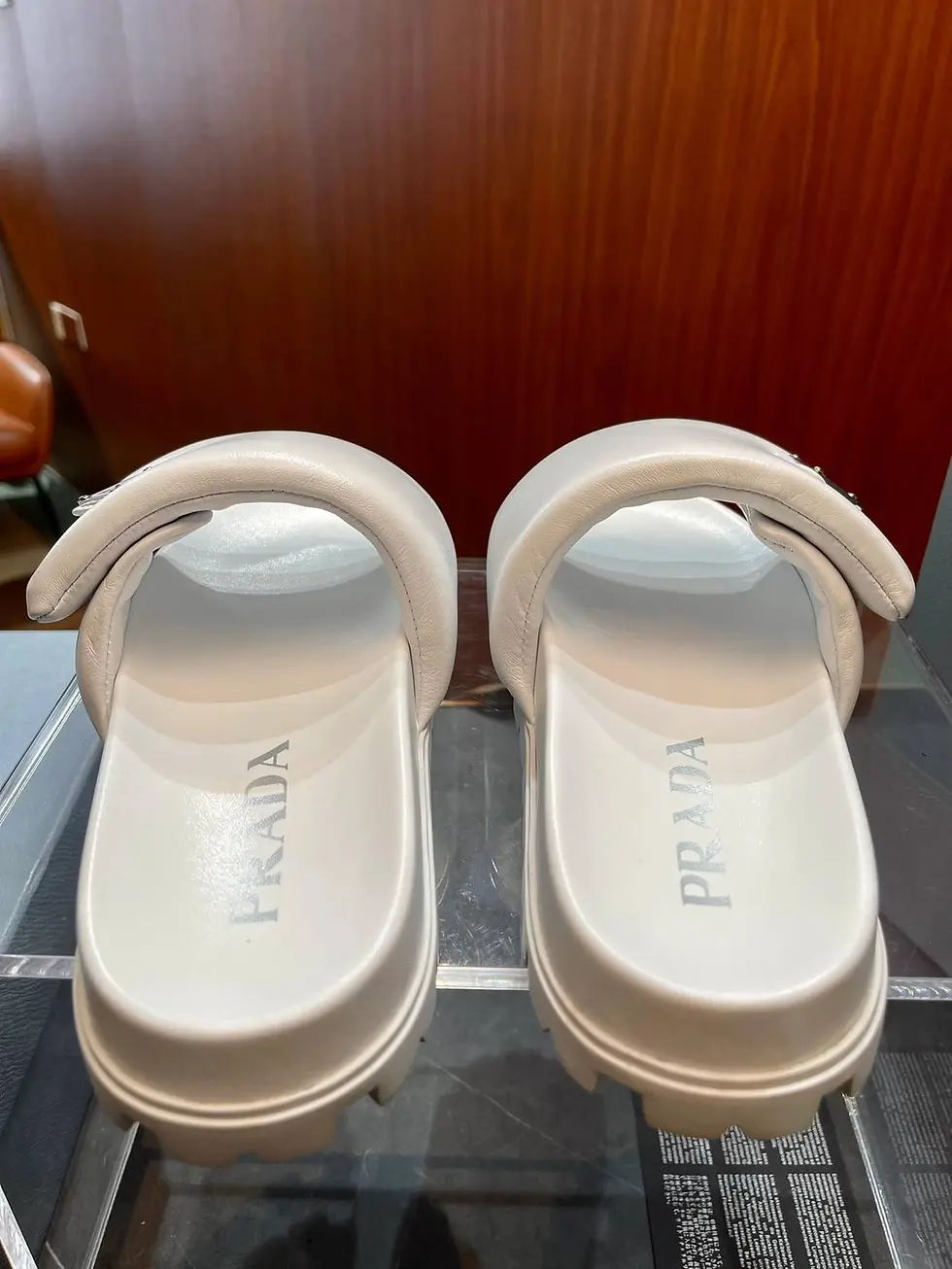 섬네일: 【 Prada 】 프라다 소프트 패딩 나파 가죽 슬라이드 슬피퍼  (2가지색상)