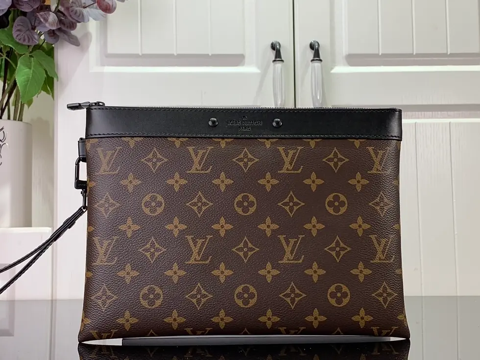 섬네일: 【 Louis Vuitton 】 루이비통 포쉐트 투고 클러치 (3Color)