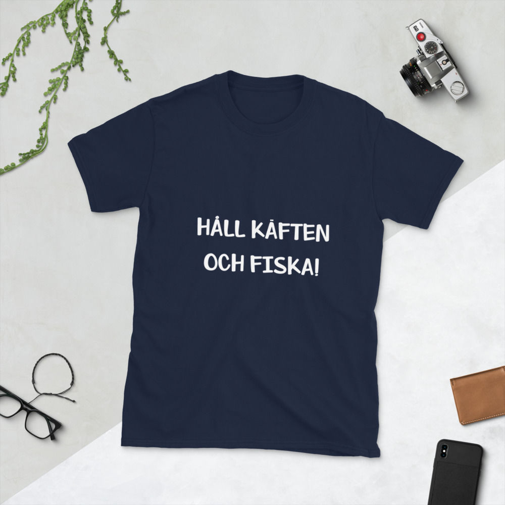 Håll käften och fiska! - Mörka färger - T-Shirt