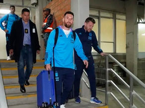 Alivio porque llegó Messi y furor por la Selección Argentina en La Paz