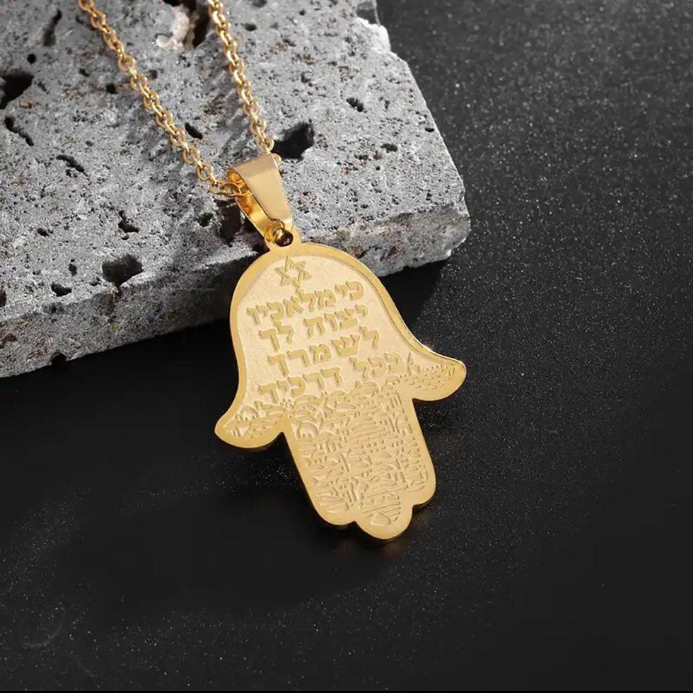 Colar Hamsa dourado folhado.