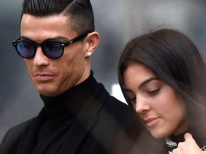 ¡Y sigue creciendo la familia! CR7 confirma que será papá de gemelos👶🏻👶🏻🖤