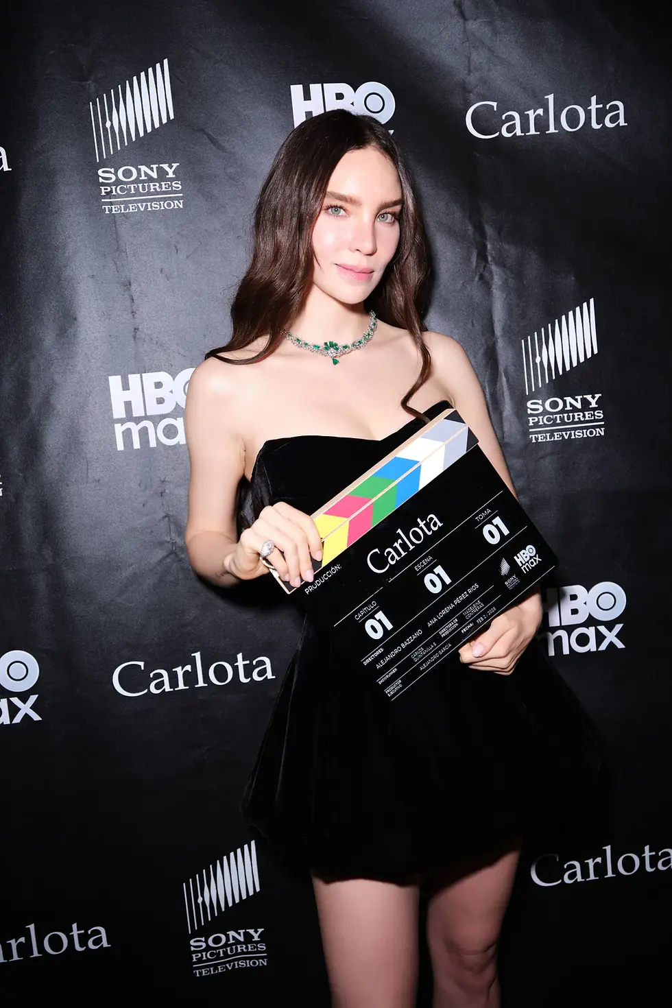 🎬💇♀️ Belinda sorprende con radical cambio de look al transformarse en Carlota de Habsburgo 👑🔥