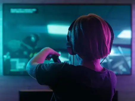 ¡Los videojuegos también pueden ayudar a la salud mental! Aportan beneficios emocionales y cognitivos cuando se utilizan de manera equilibrada 🎮🧠✨ 
