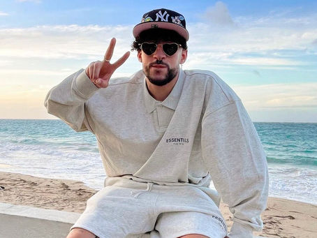 Luego de dejar varias pistas, Bad Bunny confirma gira llamada "DeBÍ TiRAR MáS FOToS World Tour", ¡Viene a México!🤩🔥🇲🇽🎶