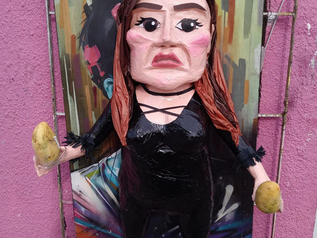 ¡Lo hicieron de nuevo! Mariana Echeverría ya tiene su propia piñata, creación de "Piñateria Ramirez"🪅🫣😬