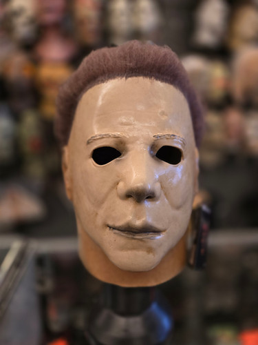 Halloween 2 Michael Myers Deluxe Tan Mask | Crypt Keepers