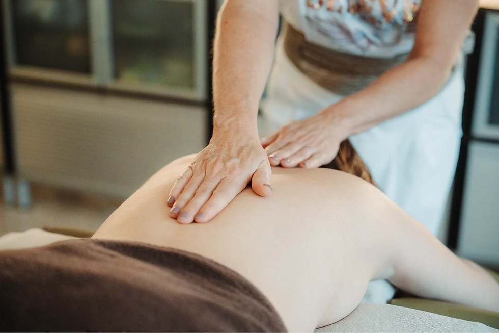 Zeigt Rückenmassage