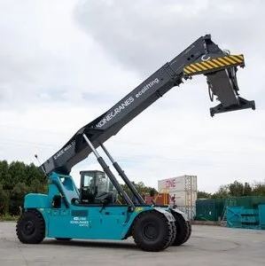 Konecranes’in ilk elektrikli reach stacker lansmanı, Remote Services’ın küresel erişimi ve Ecolifting programının düşük-emisyon liman ekipmanlarına yönelik stratejik genişlemesini anlatan detaylı haber özeti