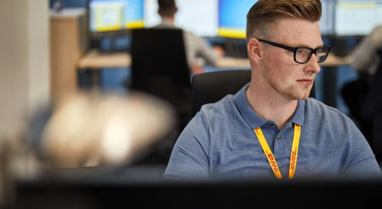 DHL Supply Chain, GenAI ile Veri Yönetimini Geliştiriyor