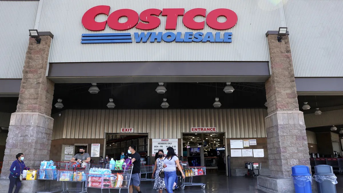 Costco’nun Trump yönetiminin IEEPA kapsamında uyguladığı küresel tarifeler için iade talebiyle açtığı dava, Supreme Court süreci, presedans etkisi ve potansiyel yüz milyar dolarlık iade riskinin detaylı özeti