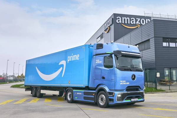 Amazon Birleşik Krallık'ta Elektrikli Kamyon Siparişi Verdi
