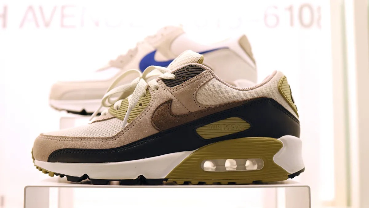 Nike’ın Chief Supply Chain Officer’ı Venkatesh Alagirisamy’yi yeni oluşturulan COO pozisyonuna ataması, teknoloji entegrasyonunun operasyonların merkezine alınması ve liderlik yapılanmasındaki değişimin detaylı özeti