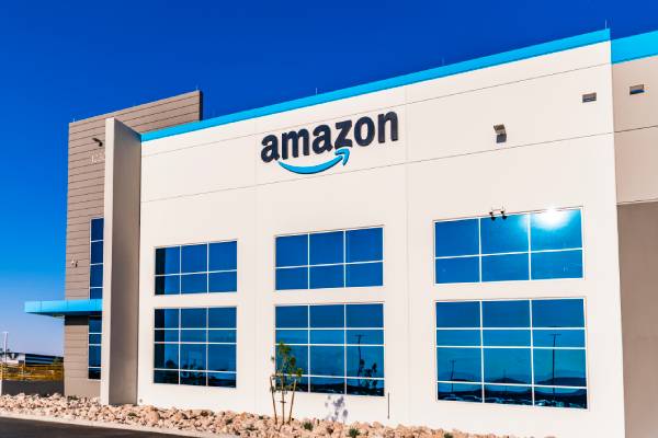 Amazon, İlk Kez Walmart'ı Aşarak Çeyreklik Satış Lideri Oldu