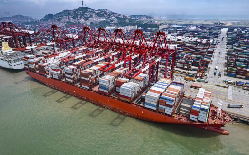 Çin Limanları "260milyon TEU" Kilometre Taşına Yaklaşıyor