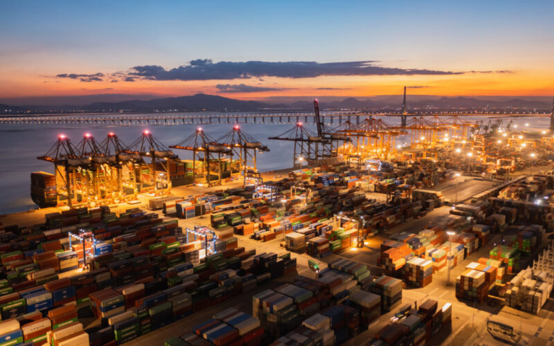 Çin Limanları 250 Milyon TEU Hedefine Yaklaşıyor