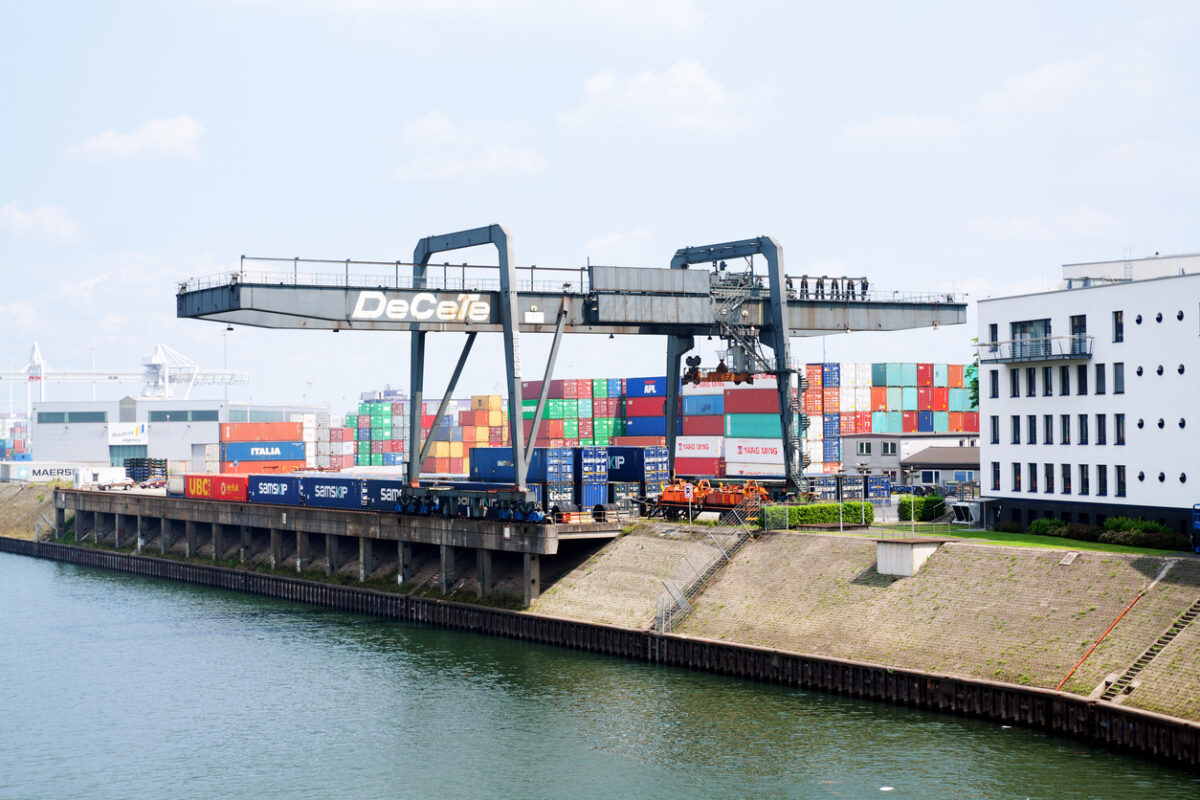 Türkiye’nin ilk intermodal terminali Railport’un Kartepe’de faaliyete başlaması, duisport–Arkas ortaklığı, Marmara ve Orta Koridor bağlantıları ile Türkiye’nin Avrupa–Asya lojistik köprüsü rolüne etkilerinin detaylı özeti