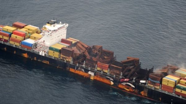 Kızıldeniz'de Yangın: ASL Bauhinia Mürettebatı Tahliye Edildi