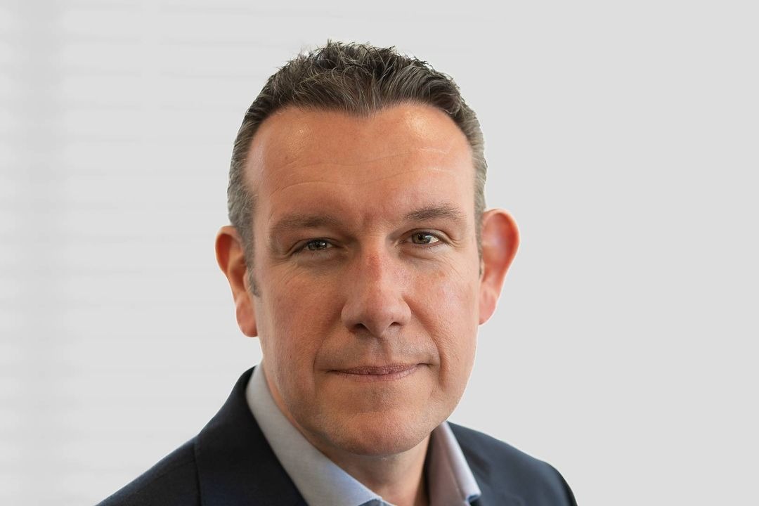 Kuehne+Nagel, yaklaşık 30 yıllık sektör deneyimine sahip eski DSV yöneticisi Aaron Scott’ı 2026 itibarıyla İngiltere bölümü için yeni yönetici olarak atayarak ülke stratejisini güçlendiriyor.