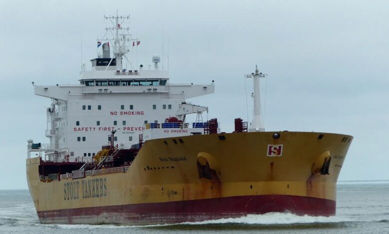 Stolt Tankers’e ait Cayman Adaları bayraklı kimyasal tanker Stolt Sagaland, Somali açıklarında korsan saldırısına uğradı. Gemideki silahlı güvenlik ekibi karşı ateş açarak saldırıyı püskürttü. Olayda yaralanma veya hasar meydana gelmedi.