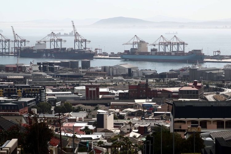 Sea-Intelligence’ın Afrika’nın 5% yıllık büyüme potansiyelini açıklayan projeksiyonları ile 2025’te Red Sea krizinin Afrika limanlarını nasıl zayıf halkaya dönüştürdüğüne dair kapsamlı lojistik analizi