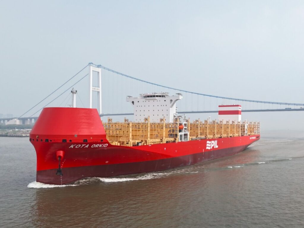 Pacific International Lines (PIL), 8.200 TEU kapasiteli LNG çift yakıtlı “O” sınıfı gemi serisinin dördüncüsü Kota Orkid’i Çin’in Jiangsu bölgesindeki Yangzijiang Tersanesi’nde düzenlenen törenle denize indirdi. Yeni gemi, Asya–Batı Afrika hattında hizmet verecek.