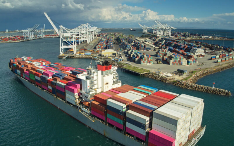 Port of Long Beach, Ocean Boulevard ve Vincent Thomas Bridge'i Trafiğe Yeniden Açtı