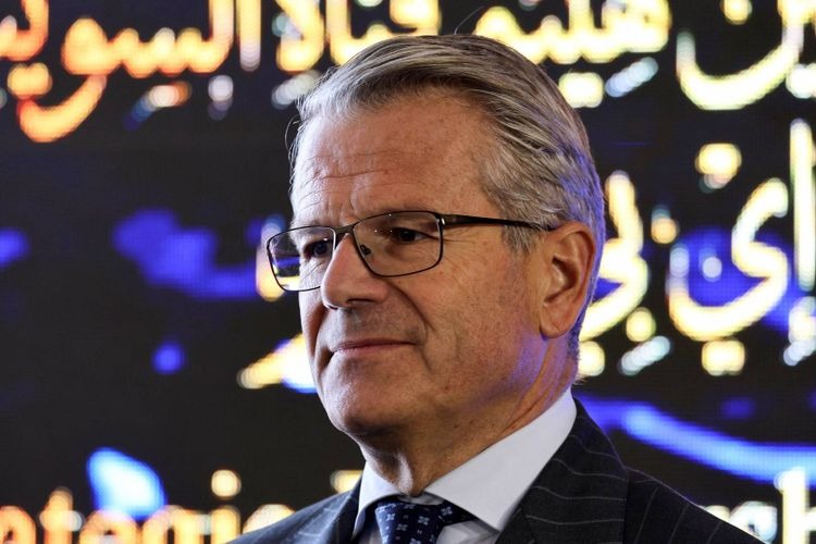 Suez Canal Authority’nin erken dönüş açıklamasına karşı Maersk ve Hapag-Lloyd’un temkinli yaklaşımı, Gemini Cooperation’ın operasyonel yapısı, risk yönetimi ve 2025–2026 tedarik zinciri etkileri üzerine detaylı haber özeti