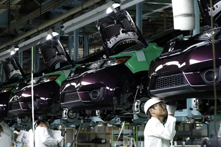 Küresel yarı iletken tedarik sorunları sürerken Honda, Japonya ve Çin’deki tesislerinde üretimi geçici olarak durdurma kararı aldı; karar otomotiv tedarik zincirindeki kırılganlığın devam ettiğini gösteriyor.