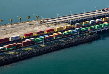 ABD’de federal veri akışının durması nedeniyle ithalatçıların satın alma ve yatırım kararlarında yaşanan belirsizlik, Los Angeles Limanı’nın beklentileri ve Lunar New Year öncesi yük hareketliliğine dair kapsamlı haber özeti