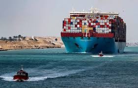 Suez Canal Authority’nin 2026 sonunda gelirlerin ve gemi trafiğinin tamamen normale döneceğine dair açıklaması, Maersk’in dönüşü, teşvikler, transit verileri ve bölgesel istikrar etkileri üzerine kapsamlı özet