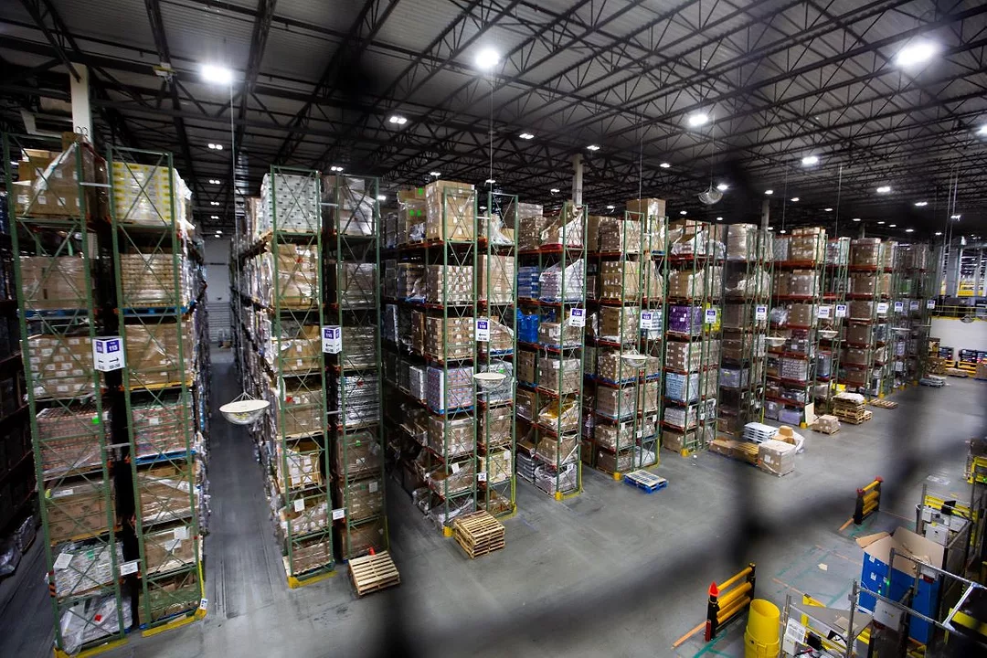 Küresel Ticaret Yavaşlıyor: Şirketler Siparişleri Beklemeye Alıyor