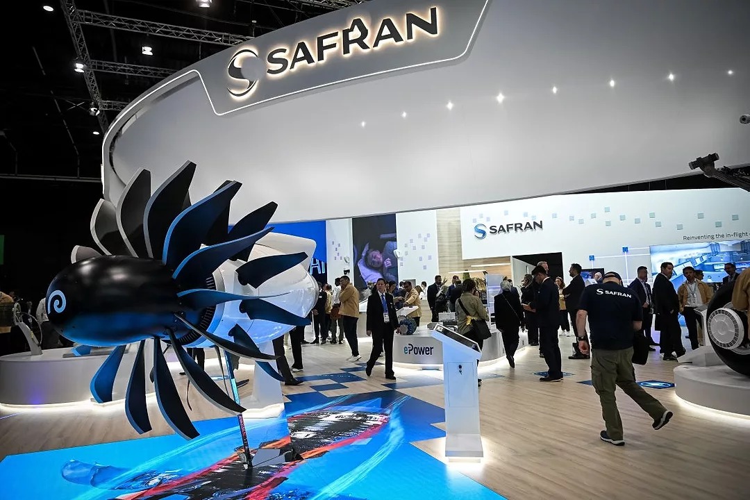 Safran’ın Hindistan’dan tedarik hacmini 100 milyon avrodan 500 milyon avroya çıkarma hedefi, MRO yatırımları, Rafale motor projeleri, yerelleştirme stratejisi ve Hindistan’ın yükselen havacılık-ekosistemi bağlamında uluslararası tedarik zinciri dönüşümü.