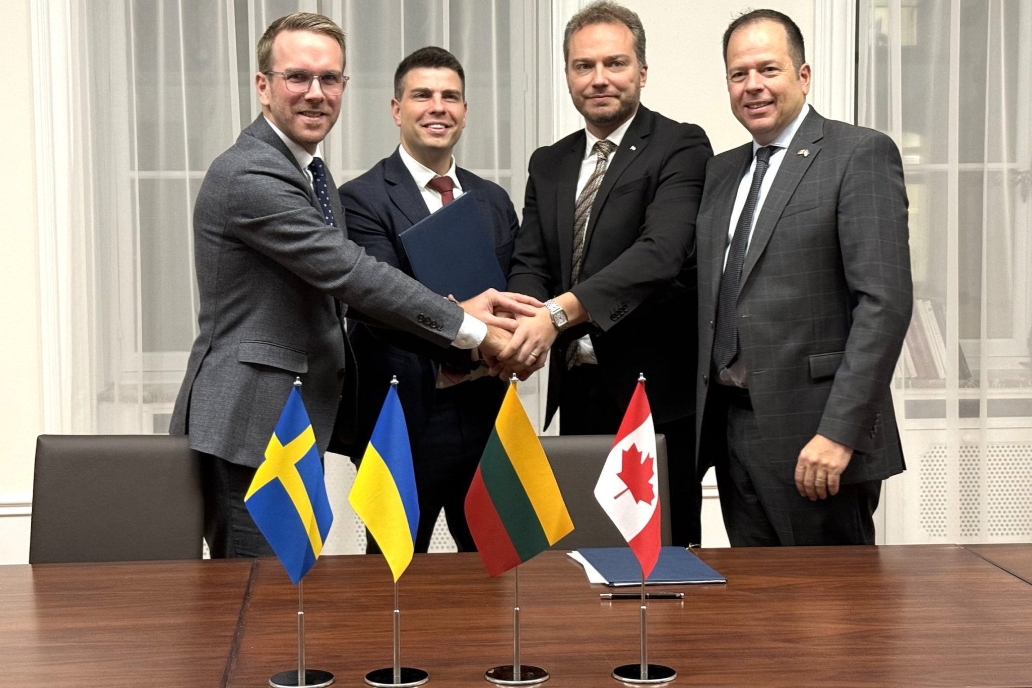 Ukrayna’nın Kanada, Litvanya ve İsveç ile imzaladığı UTSF ortak bildirisi, ulaşım altyapısı için kurulacak uluslararası destek fonunun amaçları, Avrupa bağlantısı ve stratejik modernizasyon hedeflerinin detaylı özeti