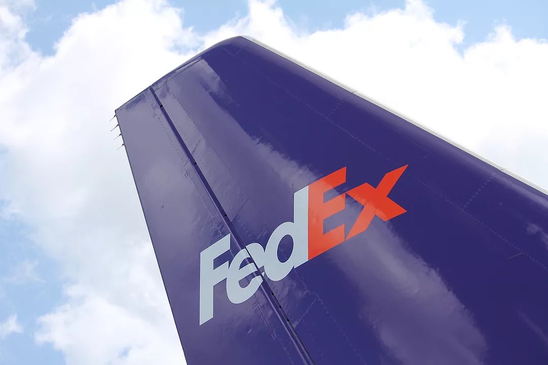 FedEx CEO’su Raj Subramaniam, küresel ticaretin teknoloji, jeopolitik riskler ve tarifeler nedeniyle kalıcı olarak değiştiğini, tedarik zincirlerinin bölgeselleşmeye kaydığını ve bu dönüşümün geri döndürülmesinin zor olduğunu belirtti.