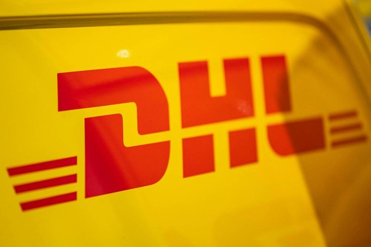 DHL’nin Riyad’da 130 milyon avroluk yeni SILZ lojistik üssü yatırımıyla Orta Doğu ve Afrika taşımacılığında Dubai merkezli modelden “Riyad merkezli hub” modeline geçişin ayrıntılı analizi