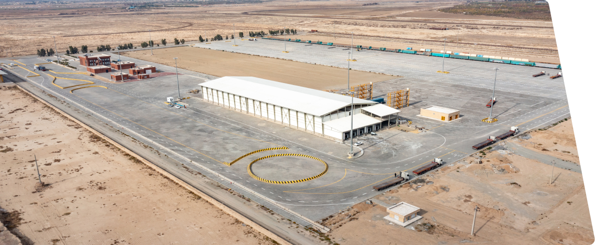 Uluslararası Kuzey-Güney Ulaştırma Koridoru (INSTC) kapsamında Rusya’dan İran’ın Tahran yakınındaki Aprin Dry Port’a ilk düzenli tren servisi başlatıldı; transit süresi iki haftanın altında gerçekleşti ve koridorun gelişiminde kritik bir eşik aşıldı.