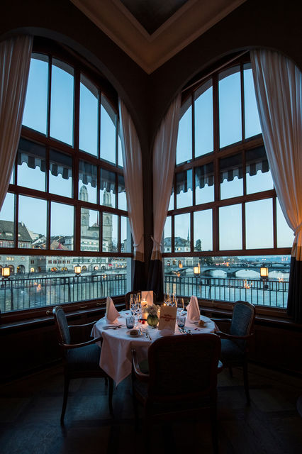 Tisch für zwei im Storchen Hotel