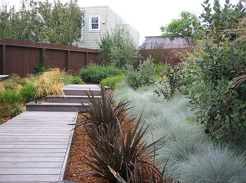 3e004caffcc164390509cb0a65c1af3a--modern-landscape-design-modern-design.jpg