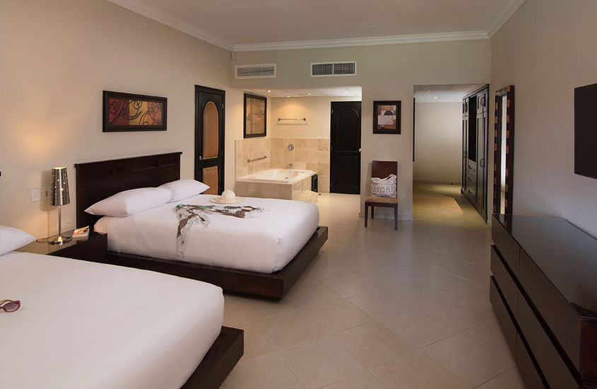 Presidential Suites, bedroom with queen beds